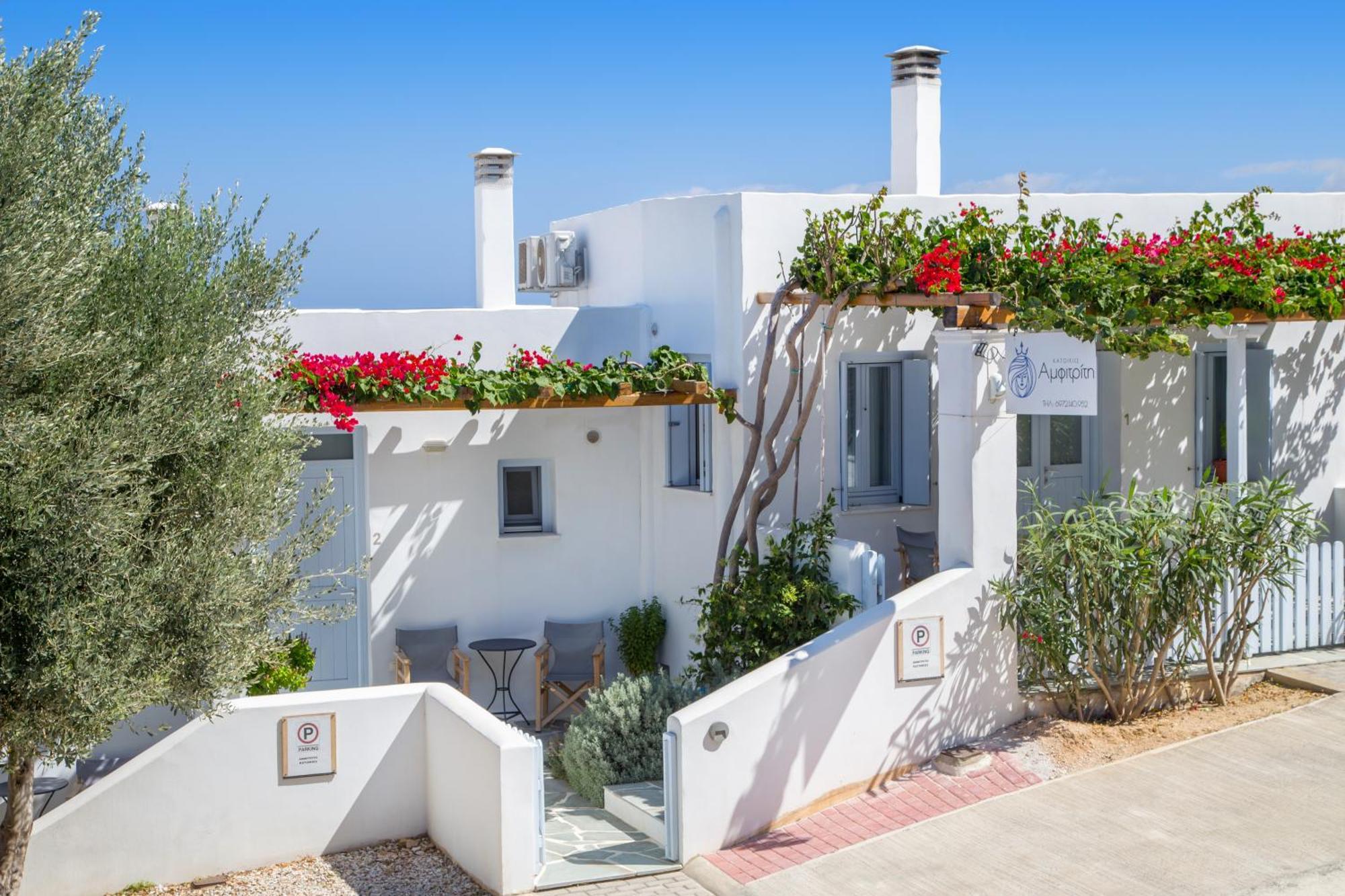 Amphitrite Apartments Скирос Экстерьер фото