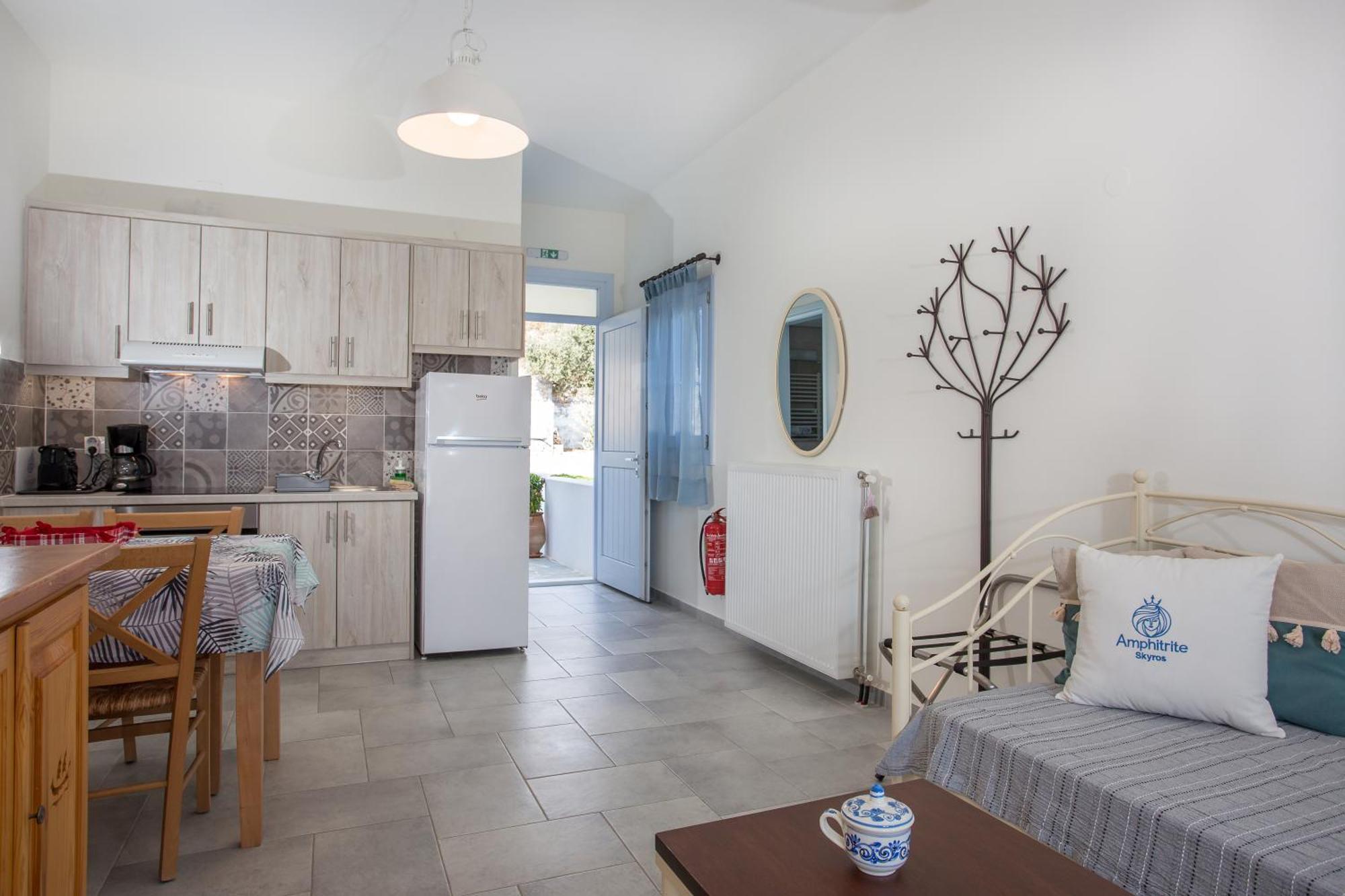 Amphitrite Apartments Скирос Экстерьер фото