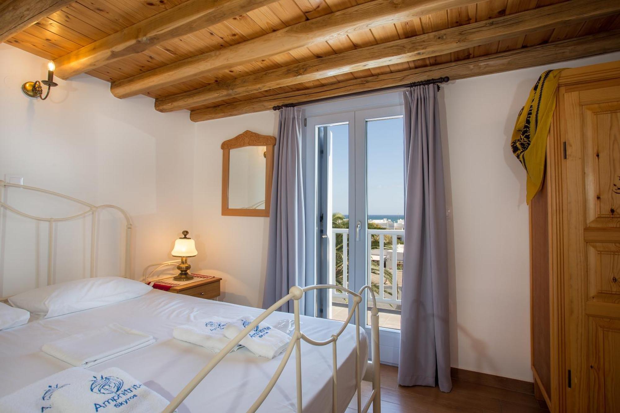 Amphitrite Apartments Скирос Экстерьер фото